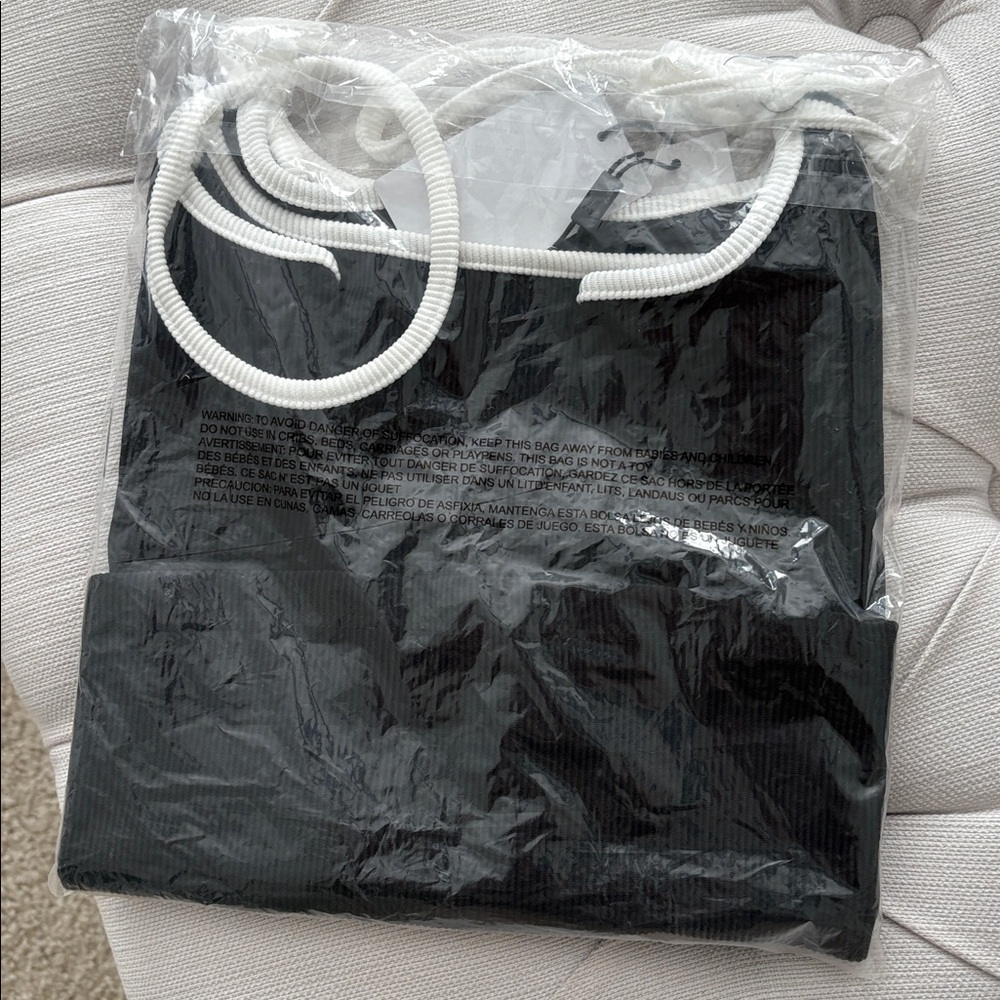 VIGOSS ribbed camisole tank black and white top - Picture 4 of 5
